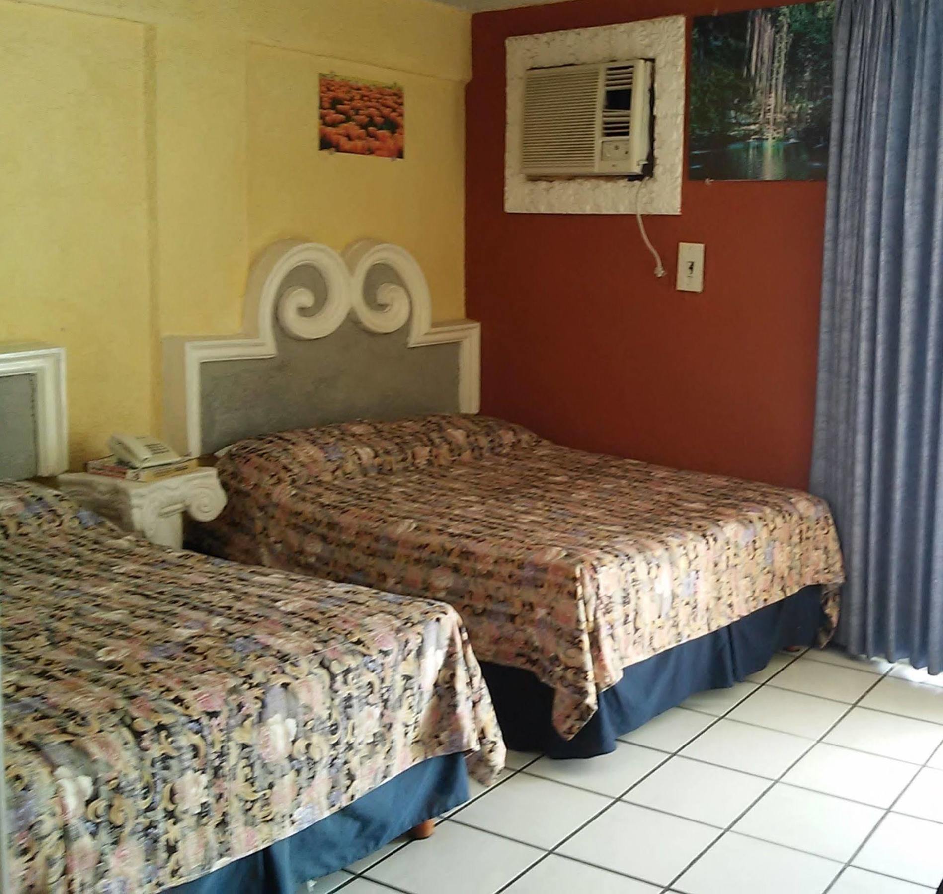 Hotel Suites Elia Noemi Mérida Exterior foto